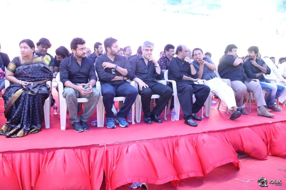 Tamil-Actors-Protest-For-Jallikattu